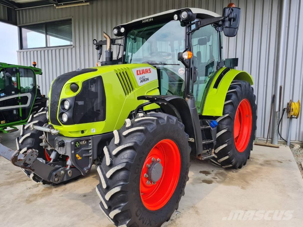 CLAAS Arion 440 CIS Traktory