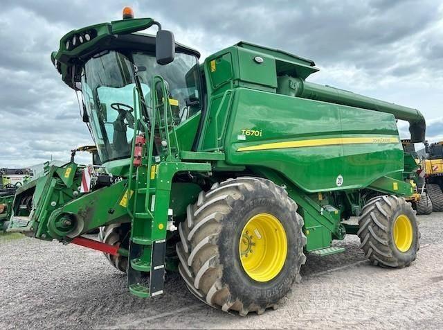 John Deere T 670 i Sklízecí mlátičky