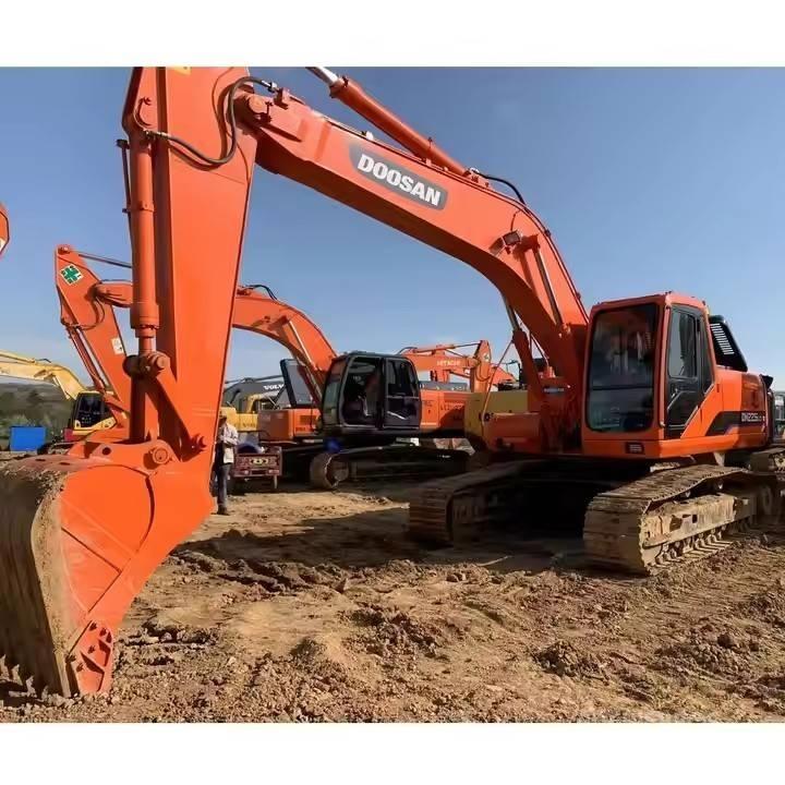 Doosan DH 225 Pásová rýpadla