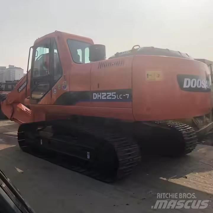 Doosan DH 225 Pásová rýpadla