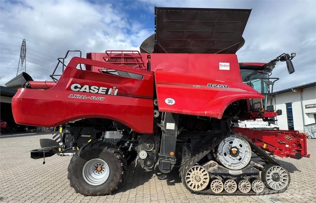 Case IH AF 8250 Sklízecí mlátičky