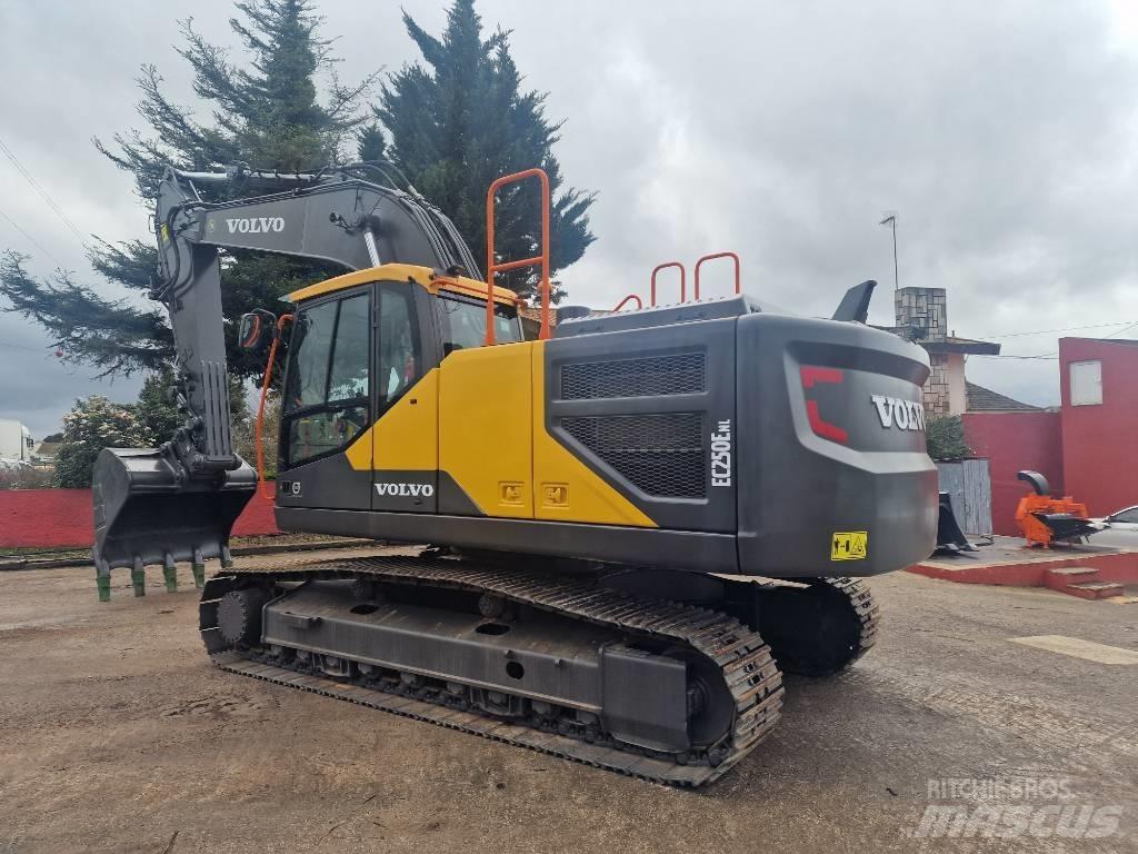 Volvo EC 250 ELN Pásová rýpadla
