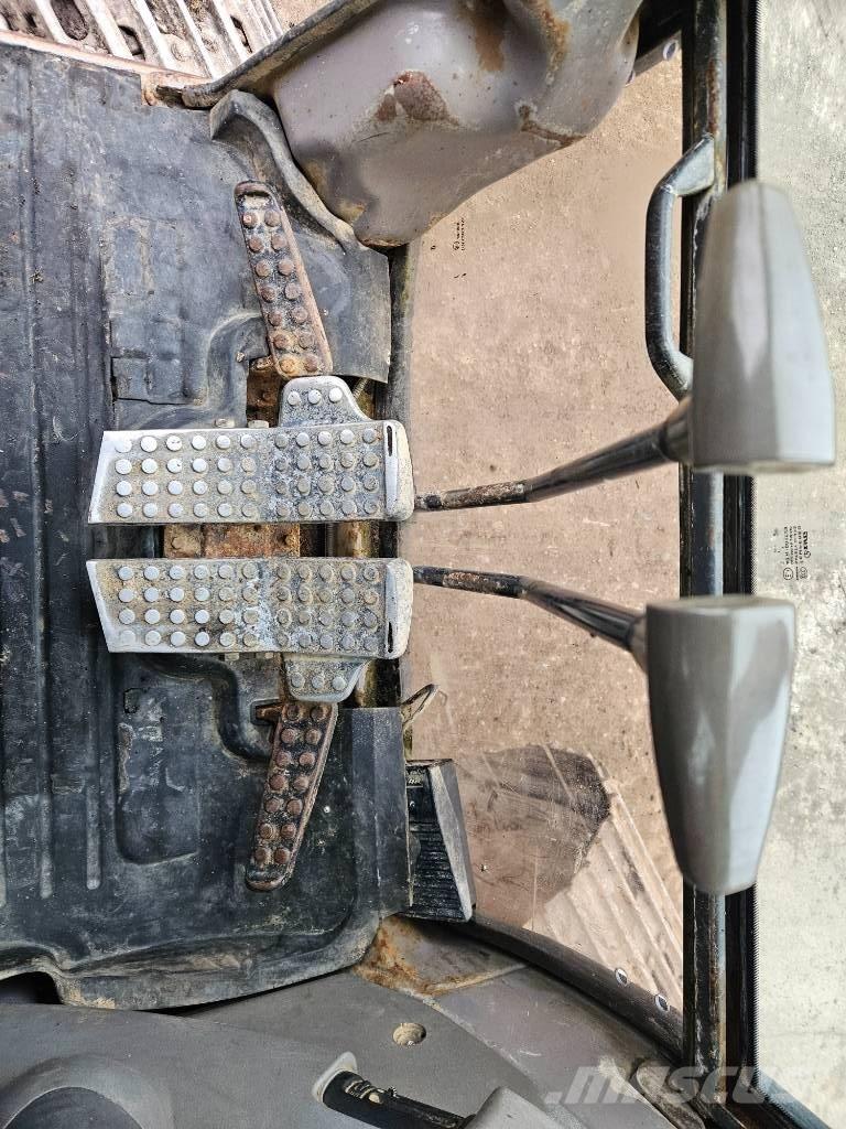 Hitachi ZX 200 LC Pásová rýpadla