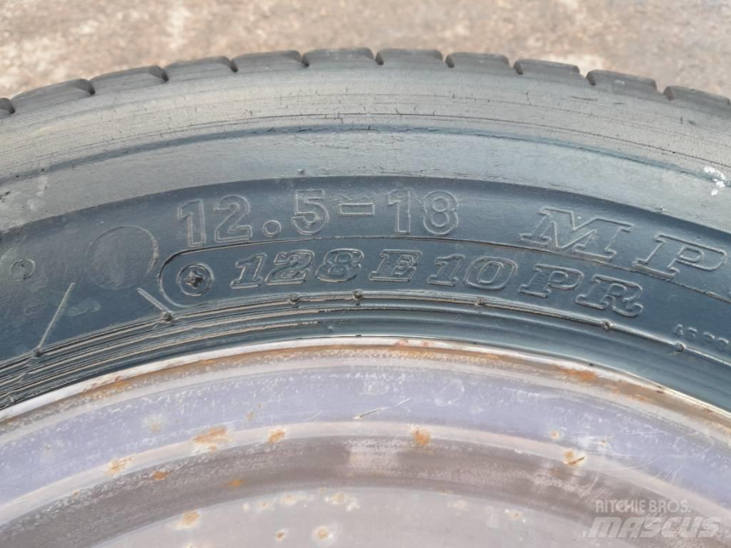 Dunlop 12,5-18 Hjul Pneumatiky, kola a ráfky
