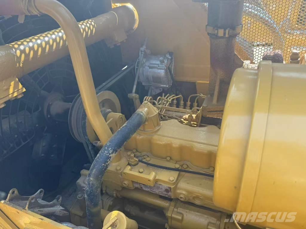 CAT D 6 G Pásové dozery