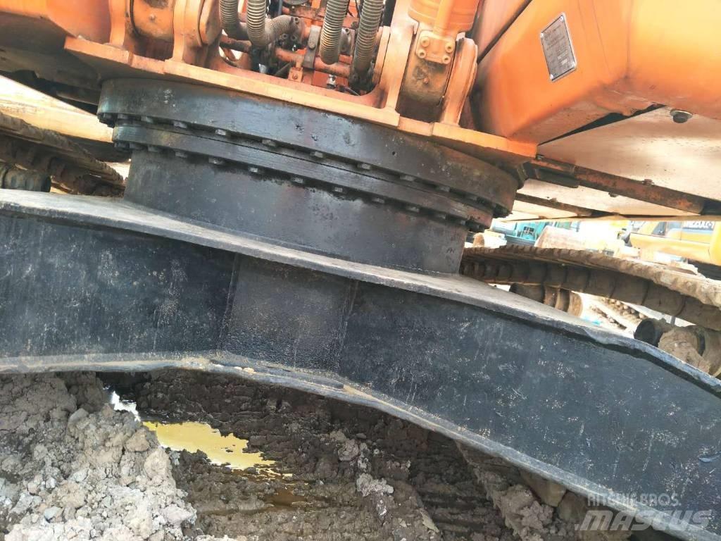 Doosan 225 Pásová rýpadla