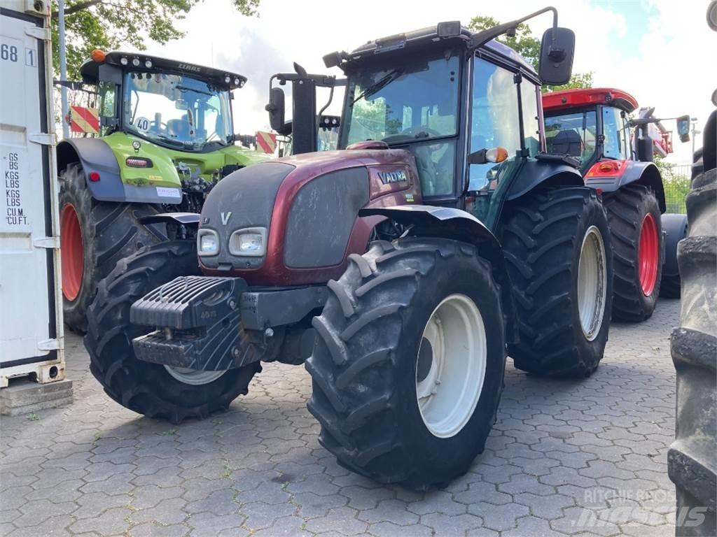 Valtra A93 Hi Tech Traktory