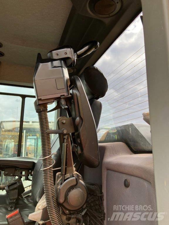 Liebherr L 566 Kolové nakladače