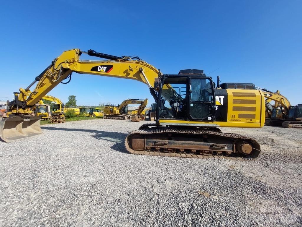 CAT 326 F L Pásová rýpadla