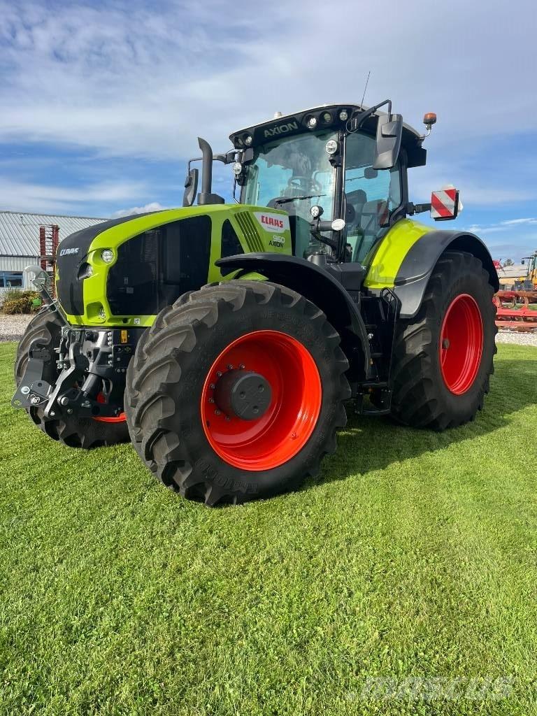 CLAAS AXIO 960 Traktory