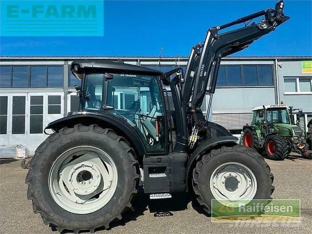 Valtra g135v 1b9 Traktory