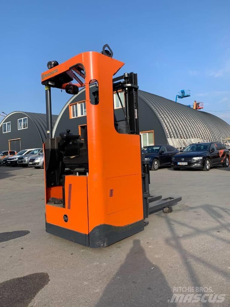 BT SRE 135 L Samohybné vozíky
