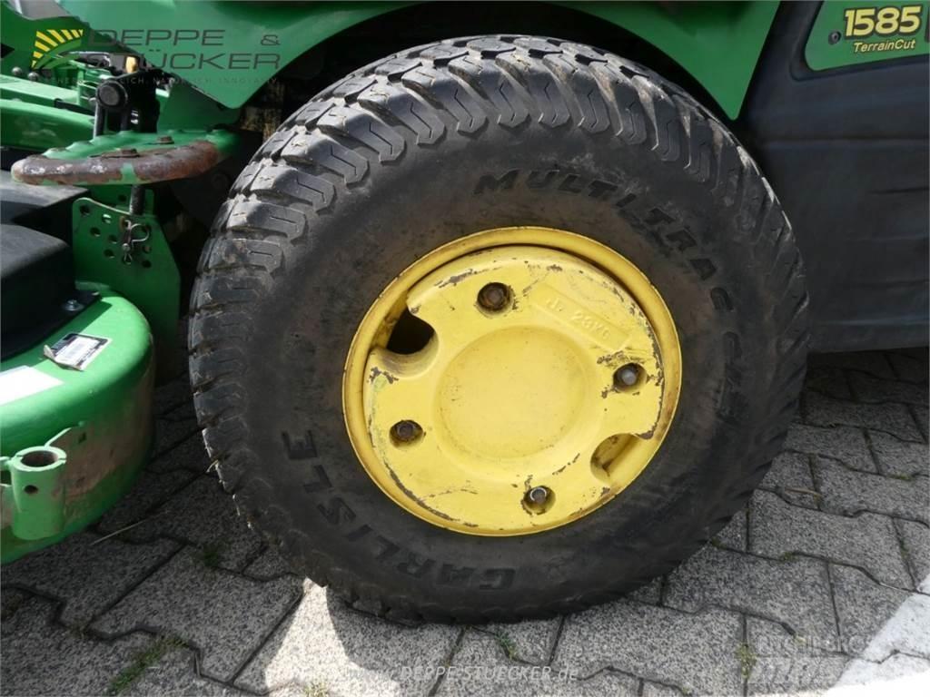 John Deere 1585 Další