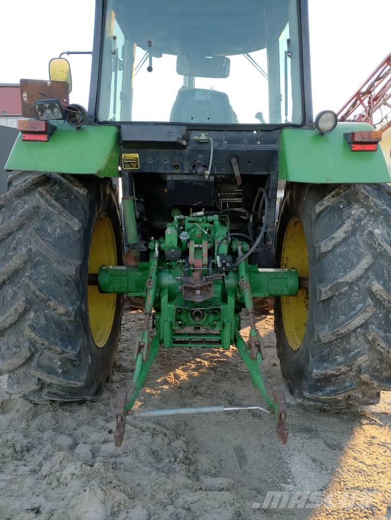 John Deere 4455 Traktory