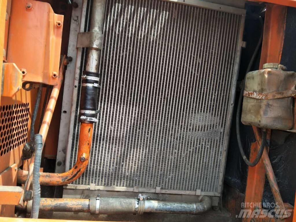 Doosan DX 225 LC Pásová rýpadla
