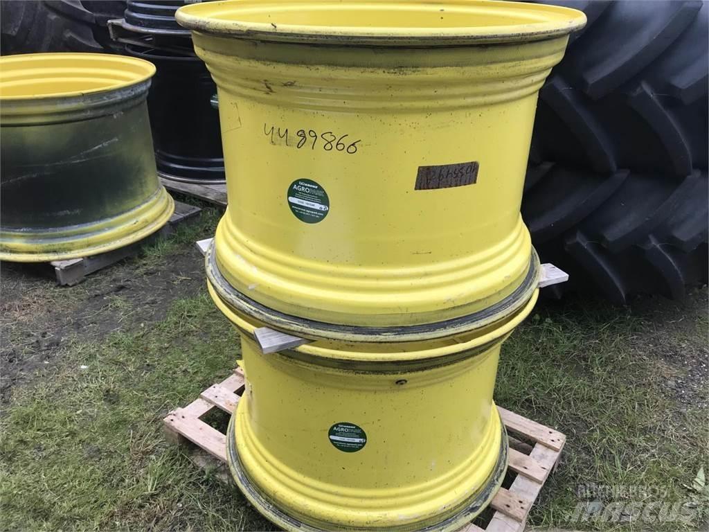 John Deere 23x34 Pneumatiky, kola a ráfky