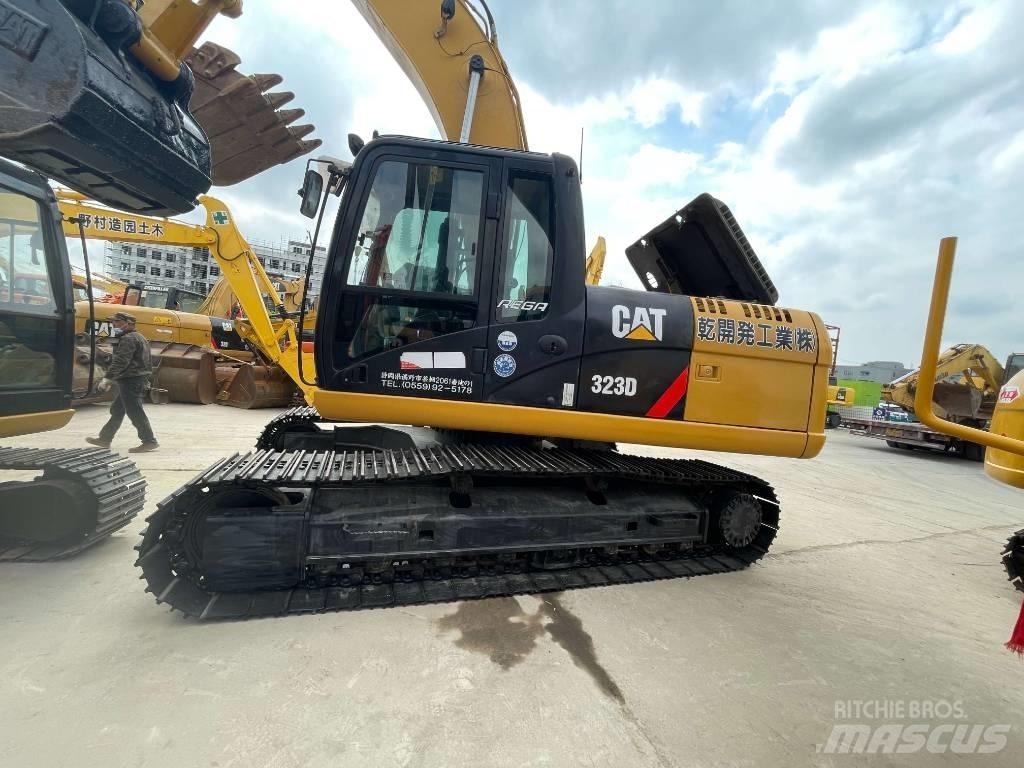 CAT 323D Pásová rýpadla