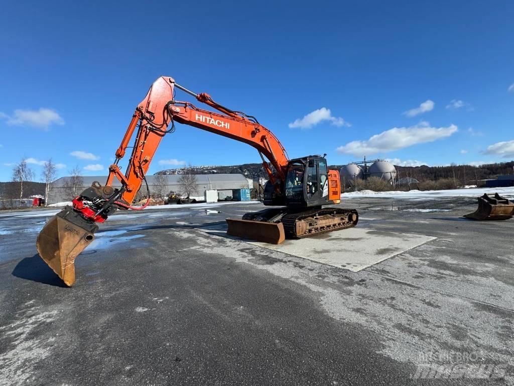 Hitachi ZX 225 US Pásová rýpadla