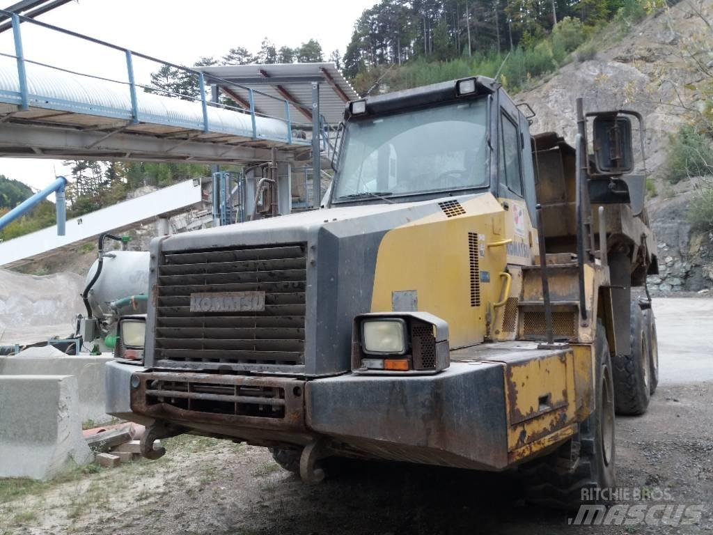 Komatsu HM 300-2 Kloubové dempry