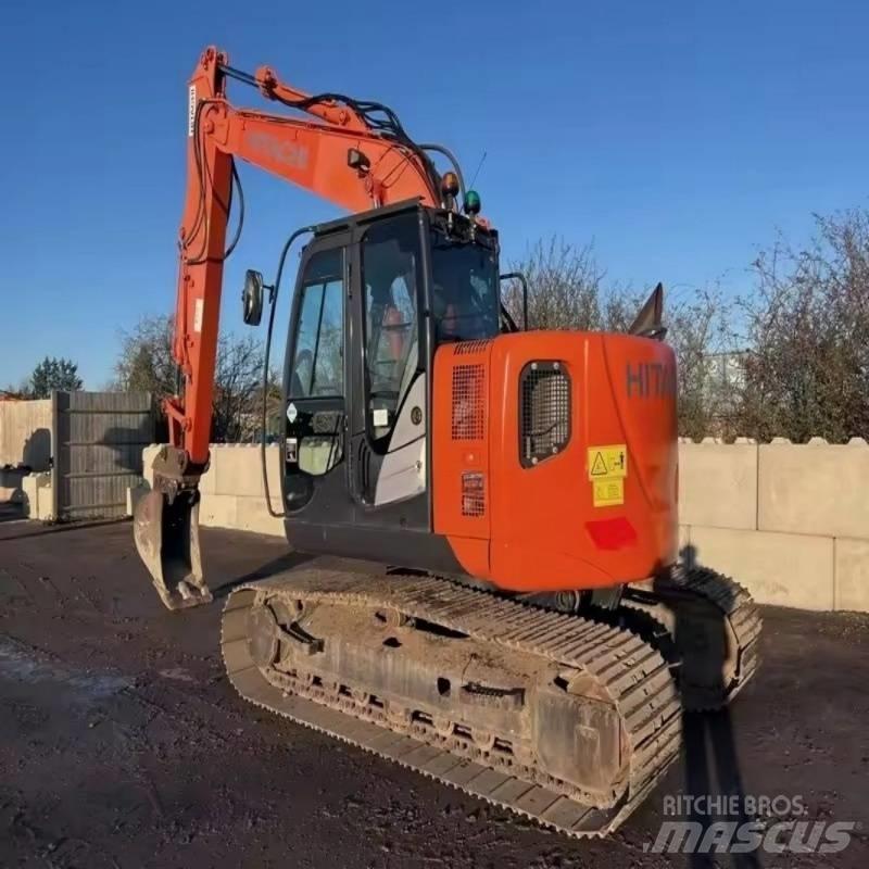 Hitachi ZX 135 Pásová rýpadla