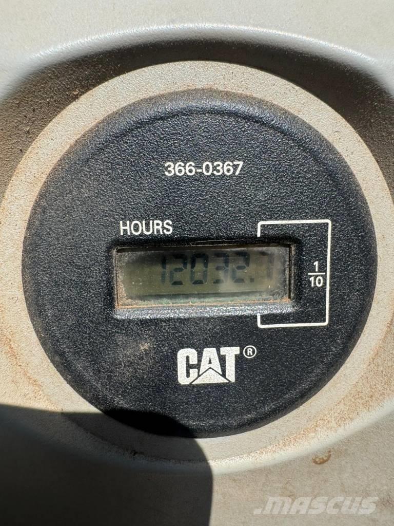 CAT 352 F Pásová rýpadla