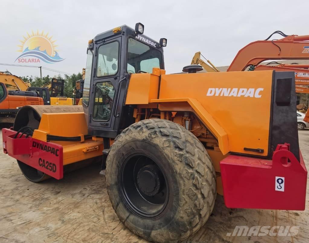 Dynapac CA 251 D Tahačové válce
