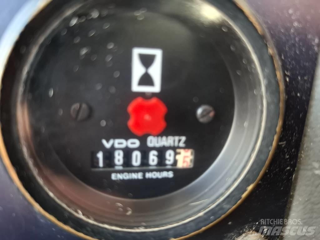 Volvo L70B Kolové nakladače