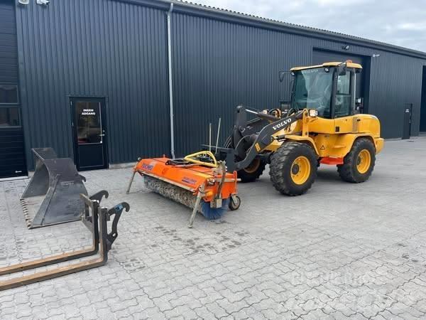 Volvo L 30 G Kolové nakladače
