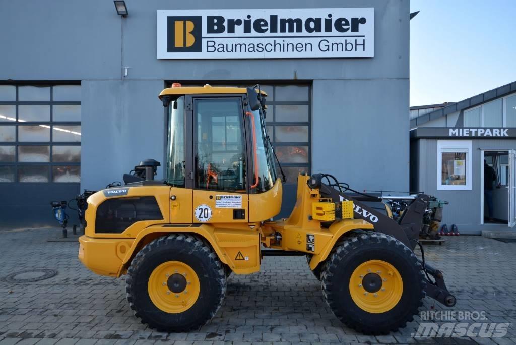Volvo L 30 H Kolové nakladače