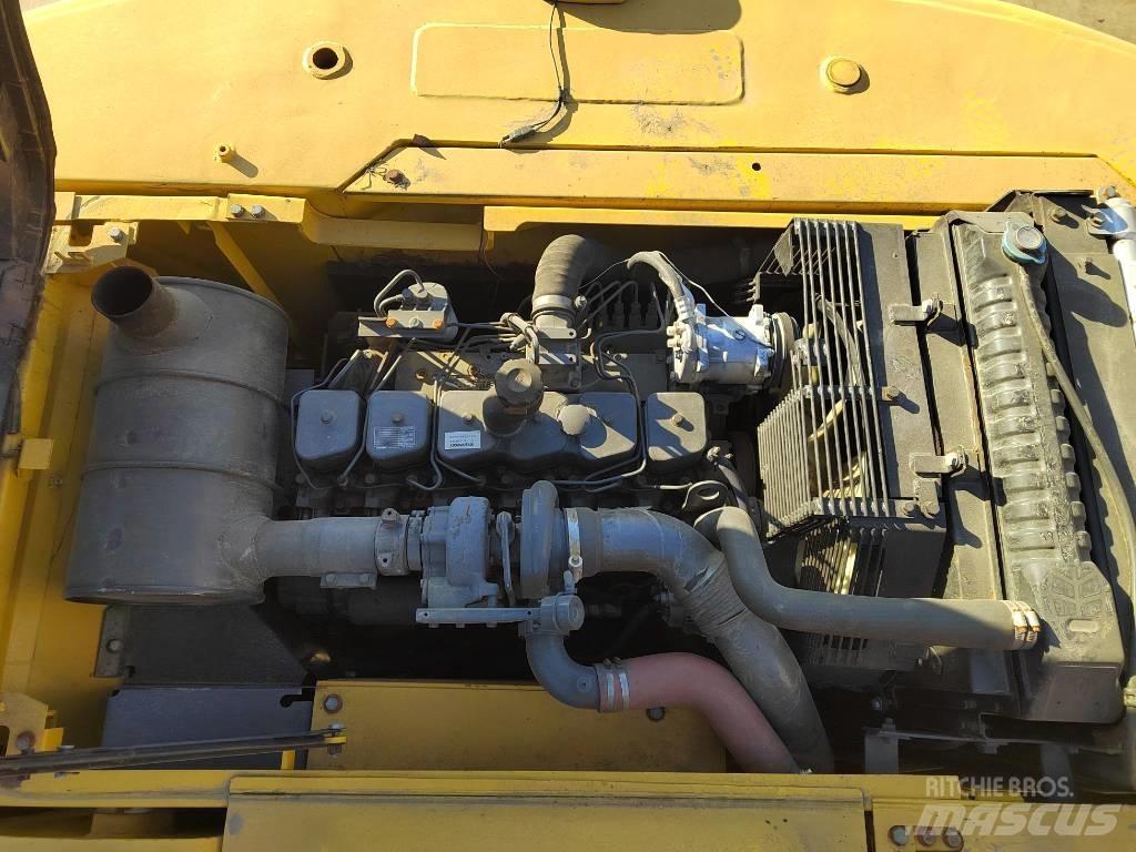 Komatsu PC220-7 Pásová rýpadla