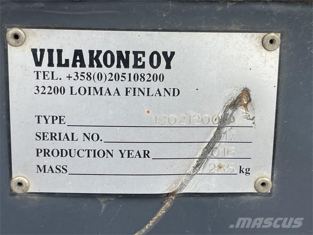  Vilakone Lumikauha Kompaktní přídavné zařízení pro traktory