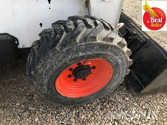 Bobcat S 300 Smykem řízené nakladače