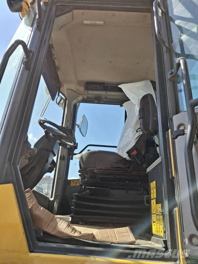 Komatsu WA 380-8 Mininakladače