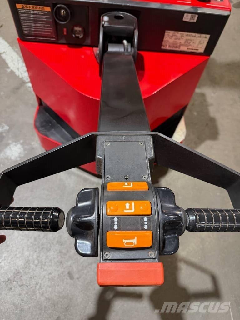 Raymond RSS40 Samohybné vozíky