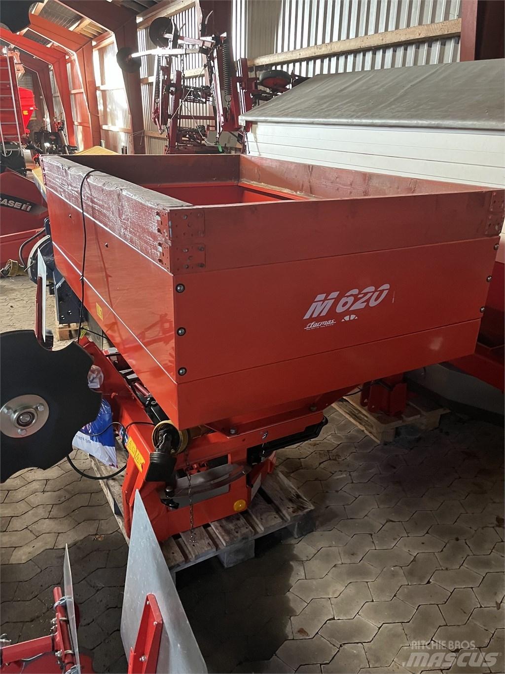 Rauch M 620 Rozmetadlo minerálních hnojiv