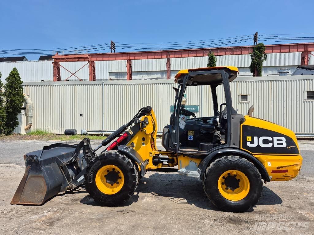 JCB 406 B Kolové nakladače