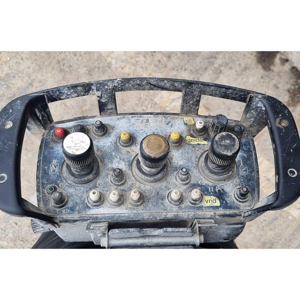 Volvo EC300 DT145 Pilířové jeřáby