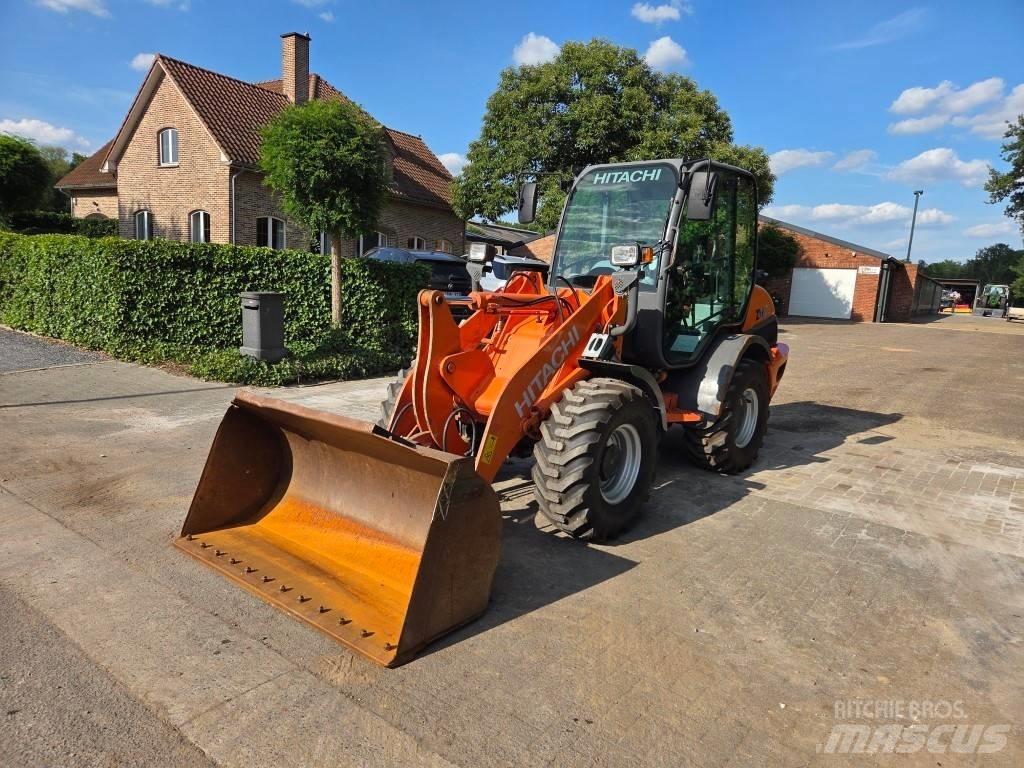 Hitachi ZW 75 Kolové nakladače
