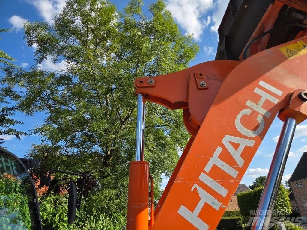 Hitachi ZW 75 Kolové nakladače
