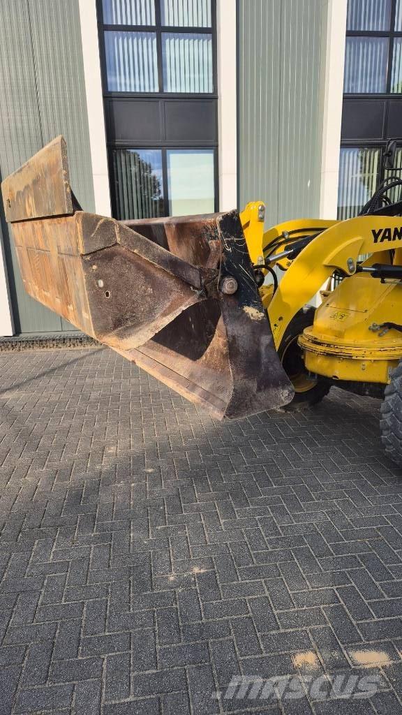 Yanmar V70s Kolové nakladače