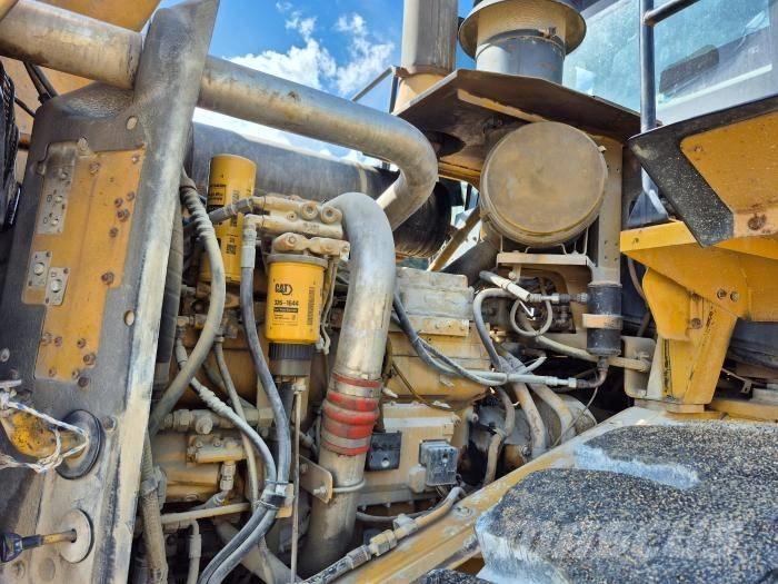 CAT 966G-2 Kolové nakladače