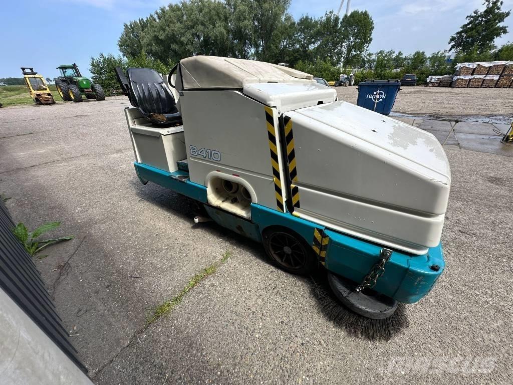 Tennant 8410 Zametací stroje