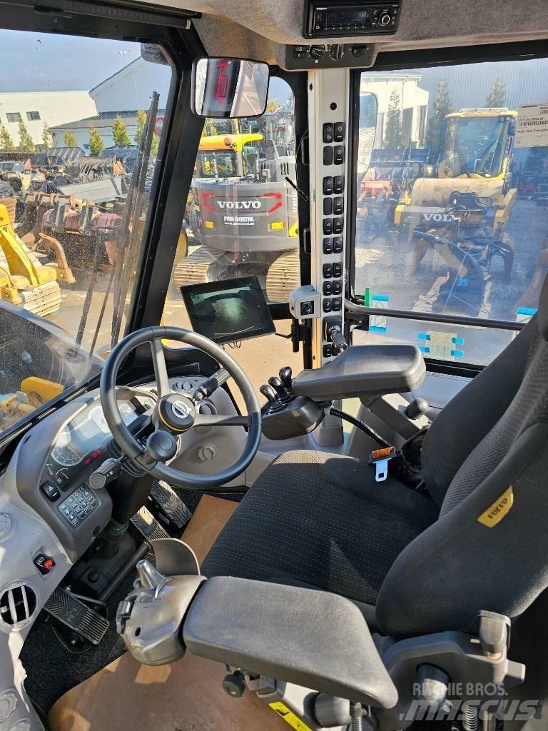 Volvo L260H Kolové nakladače