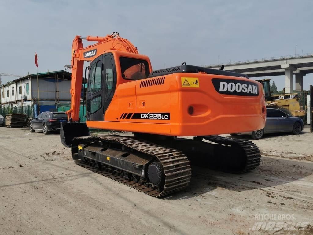 Doosan DX 225 LC Pásová rýpadla