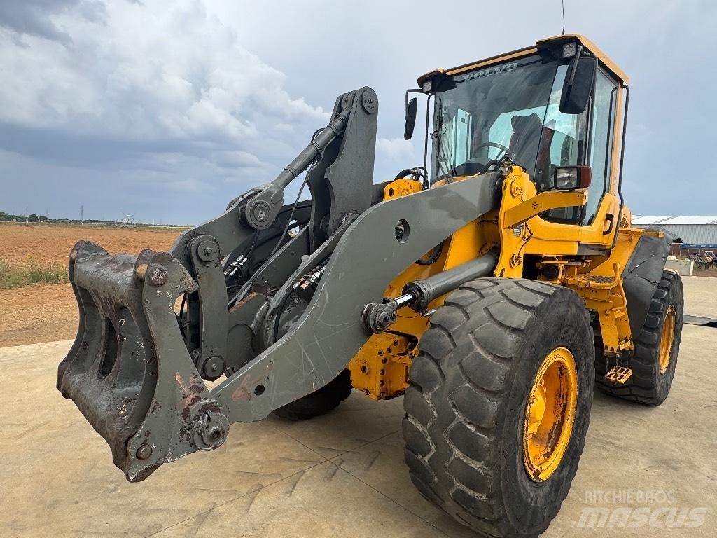 Volvo L90F Kolové nakladače