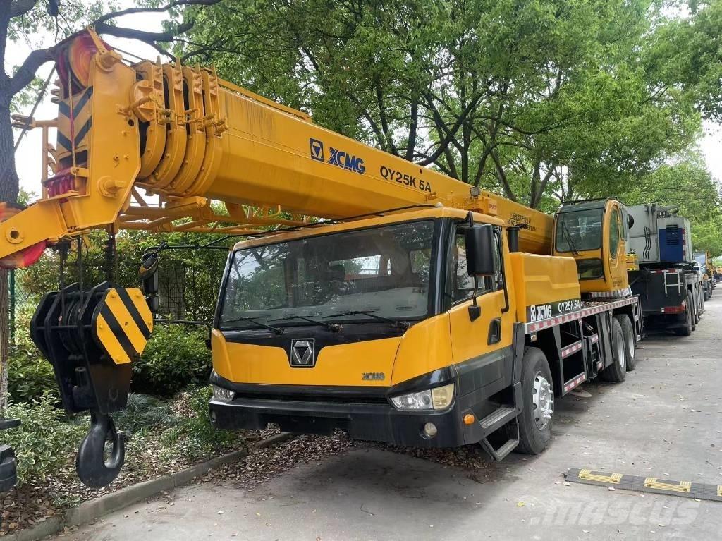 XCMG XCT25 Univerzální terénní jeřáby