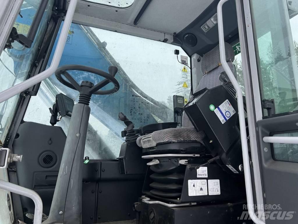 Fuchs MHL 320 Stroje pro manipulaci s odpadem