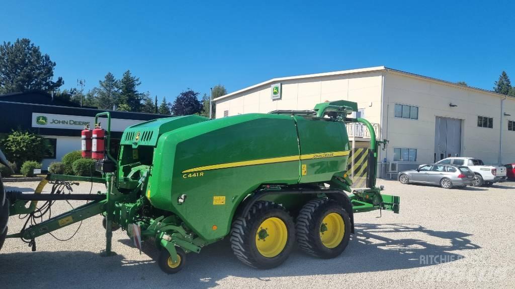 John Deere C441R Lis na válcové balíky