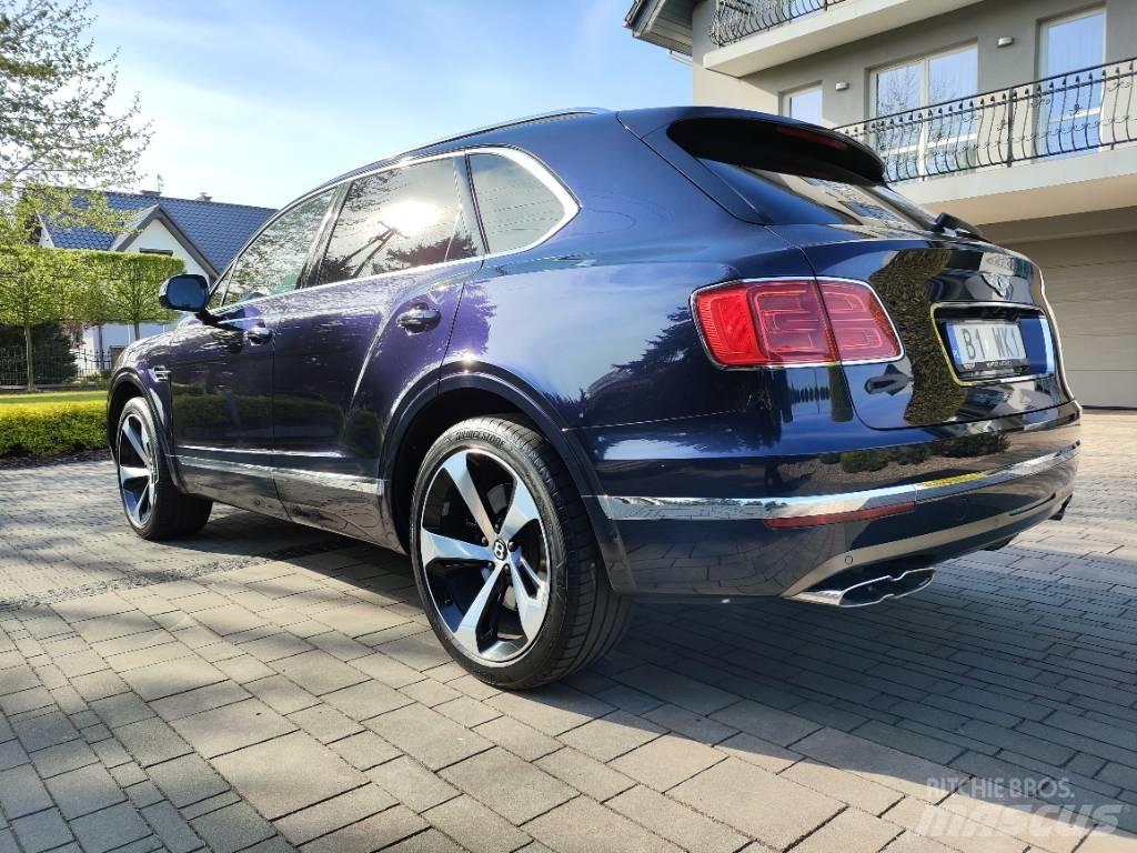 Bentley Bentayga V8 Osobní vozy