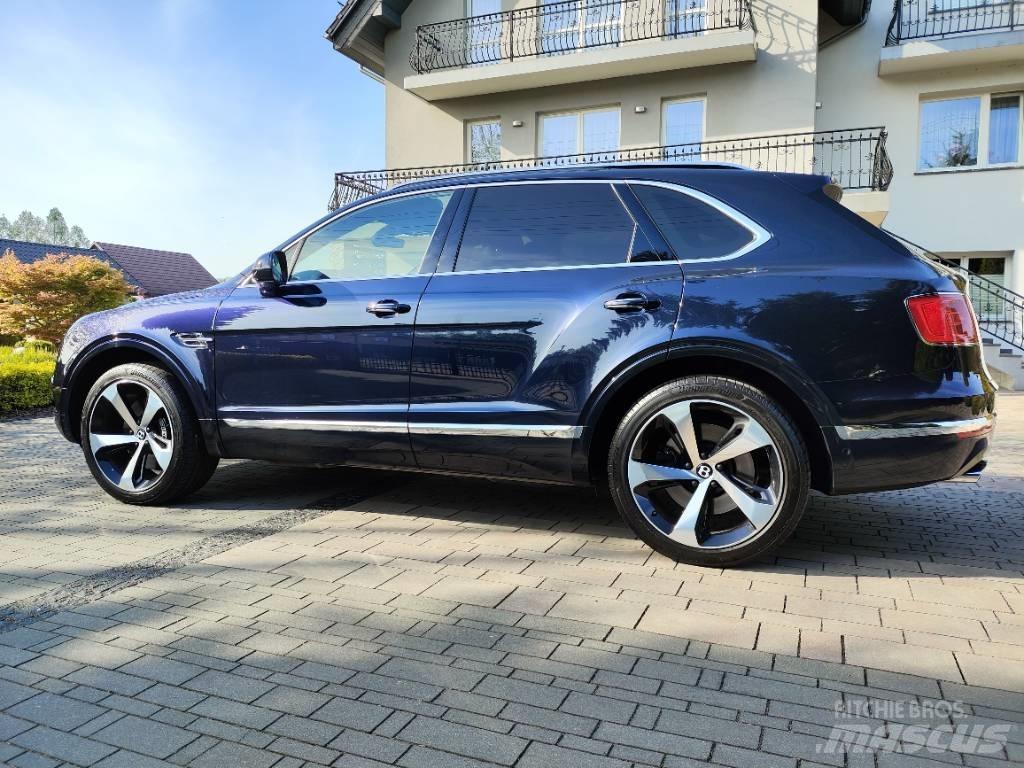 Bentley Bentayga V8 Osobní vozy